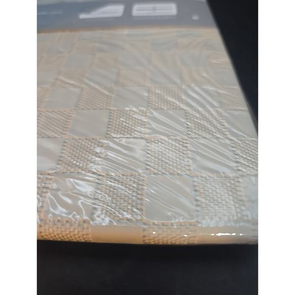 Textured Case Shell For 2022 Air 13" Beige / Plaid Squares - Picture 7 of 8